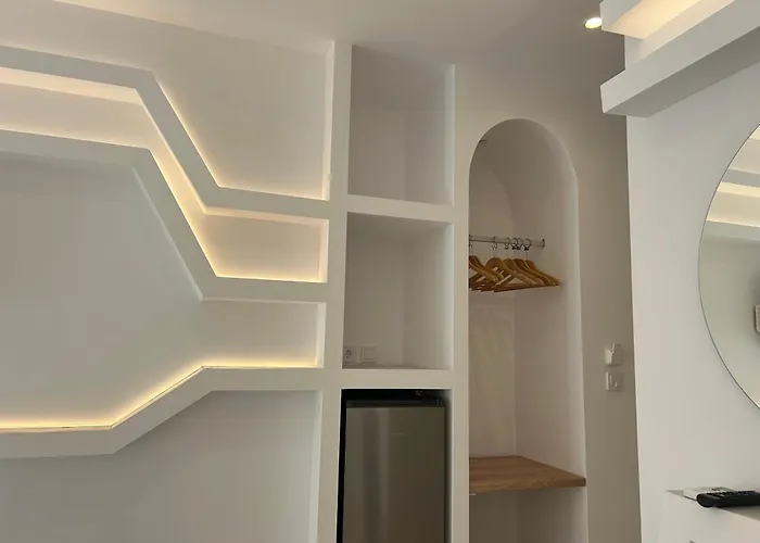 Pulse Designed Hotel Fira (Santorini)