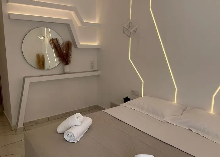 Pulse Designed * Fira (Santorini)