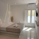Pulse Designed * Fira (Santorini)