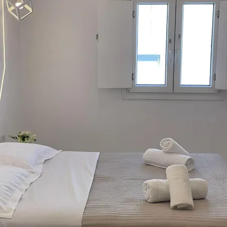 Pulse Designed Fira (Santorini)