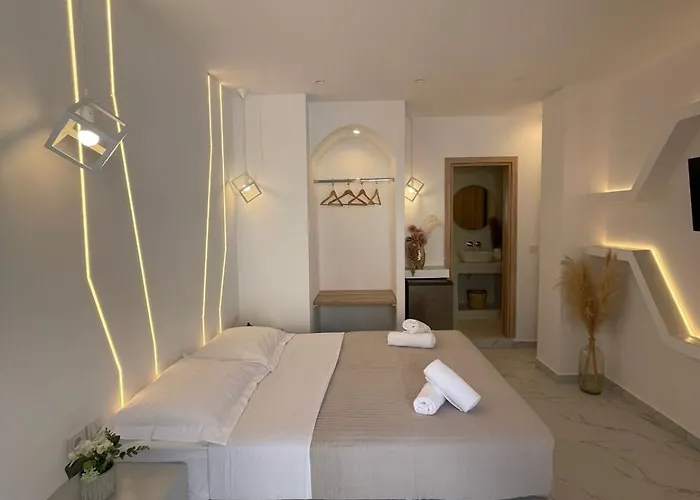 Pulse Designed Fira (Santorini)