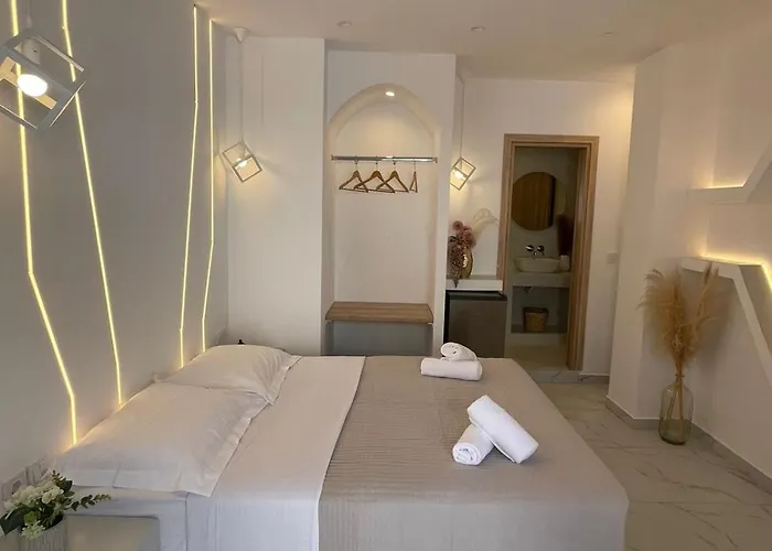 Pulse Designed Fira (Santorini)