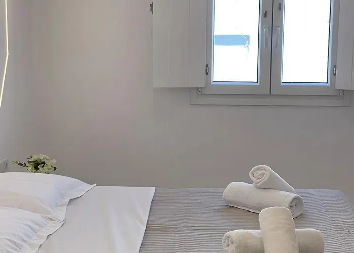 Pulse Designed Fira (Santorini)