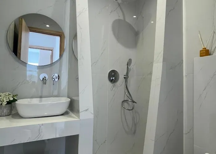 Pulse Designed Fira (Santorini)