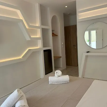 Pulse Designed Fira (Santorini)