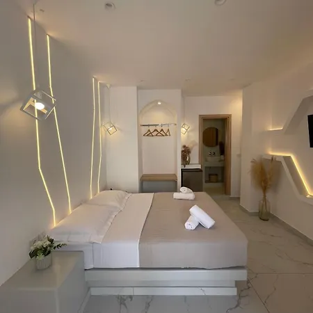 Pulse Designed Fira (Santorini)