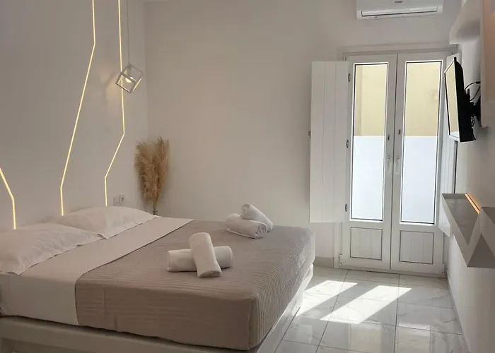 Pulse Designed * Fira (Santorini)